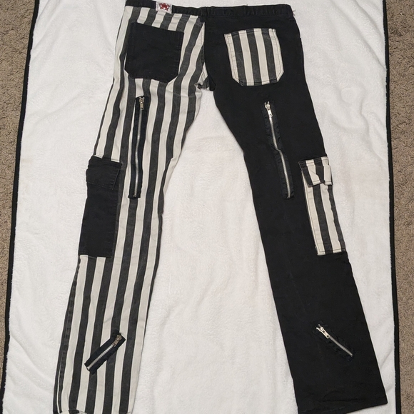 Black and White Striped Zipper Pants - Picture 2 of 3